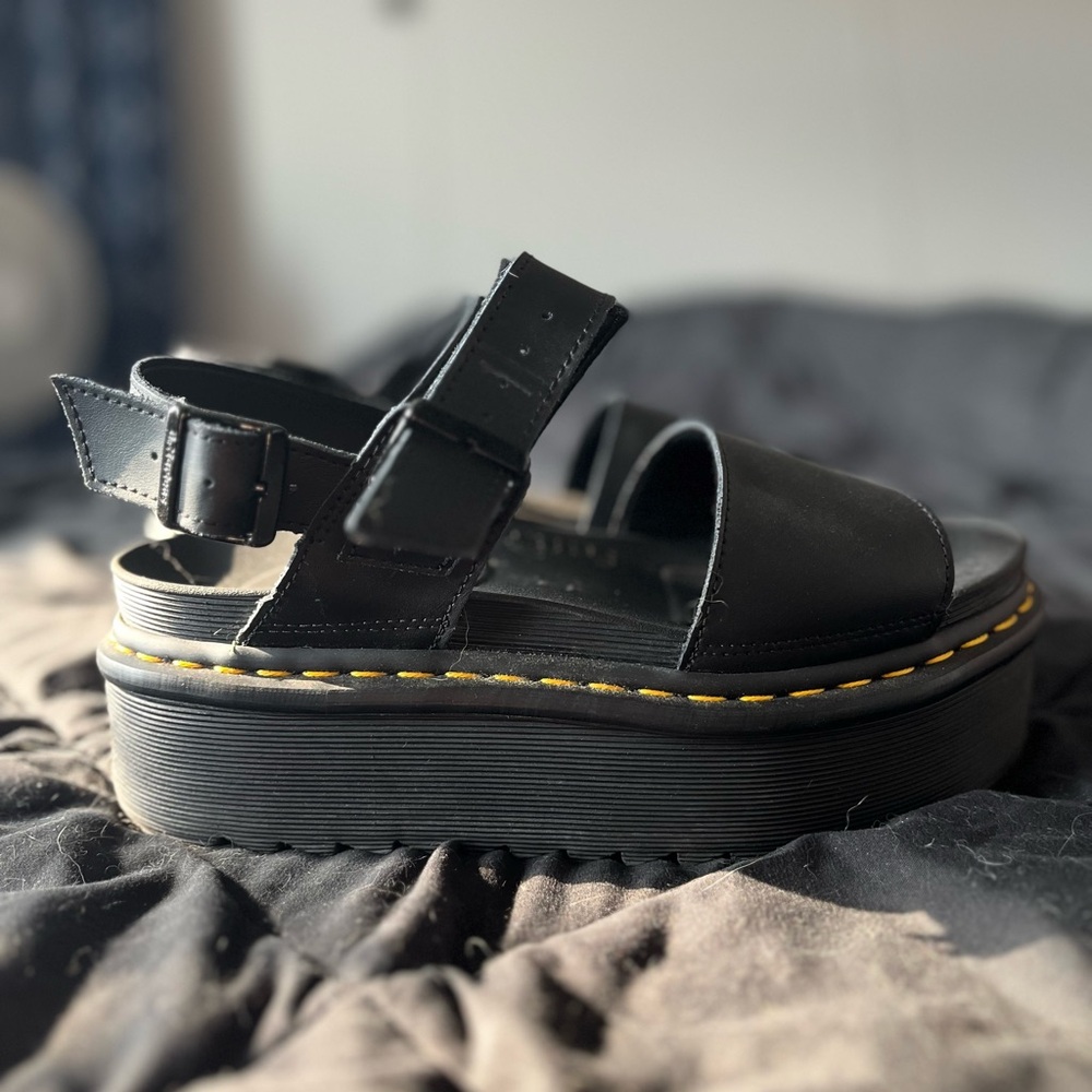 VOSS WOMEN'S LEATHER STRAP PLATFORM SANDALS